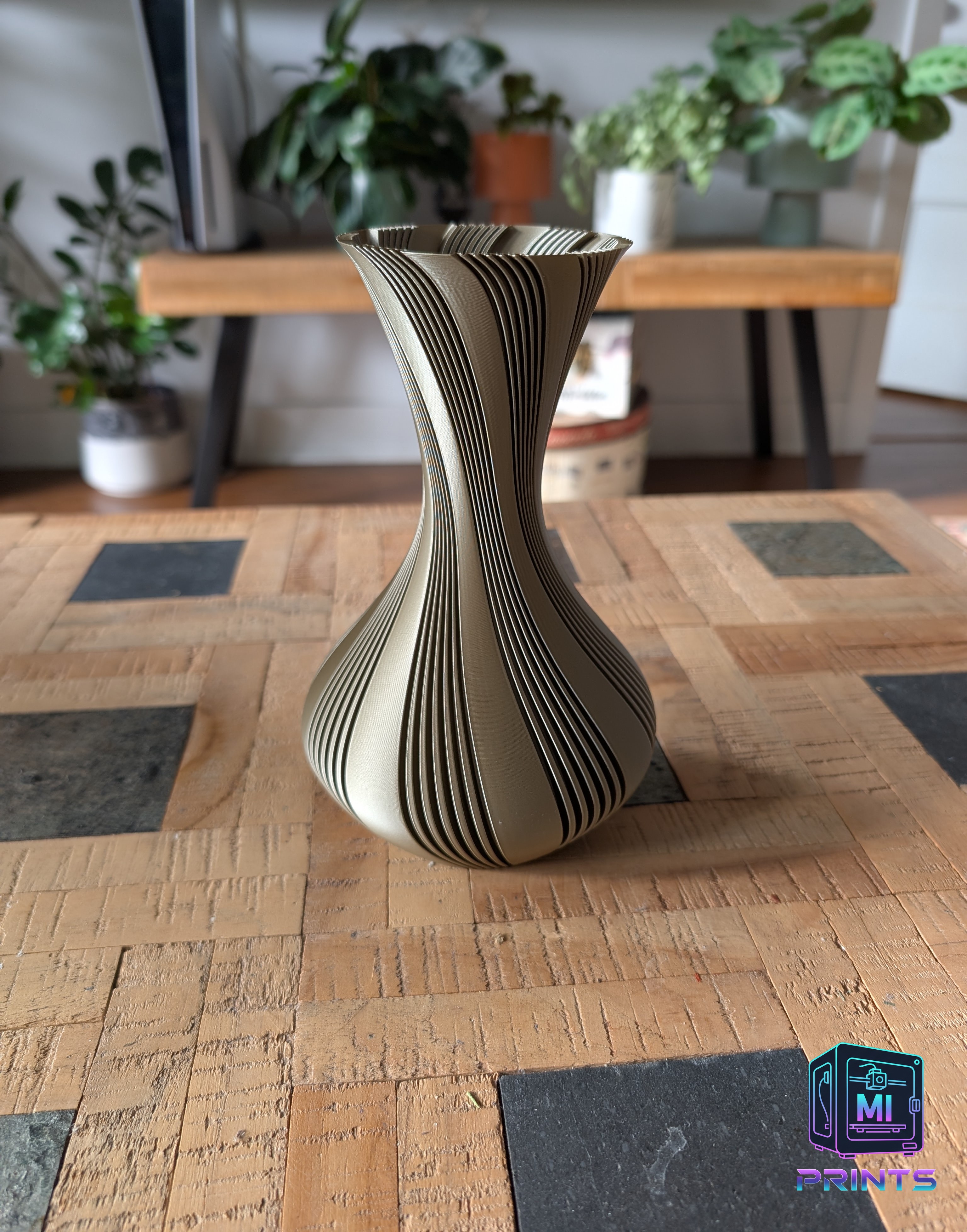 Ribbed Hourglass Vase [3d Printed] MI PRINTS
